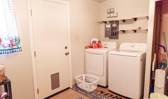570 N Curtis St, Blackfoot, ID 83221