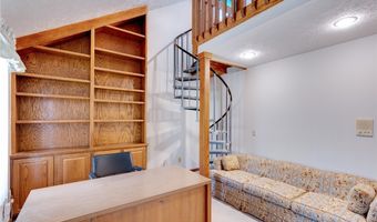 200 Greentree Cir, Aurora, OH 44202