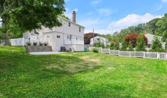 3 Hill St, New Canaan, CT 06840