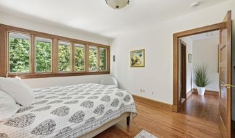 2817 24TH St N, Arlington, VA 22207
