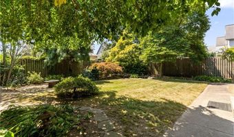 120 Smith St, Cranston, RI 02905