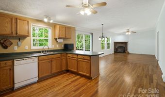 35 Evelyn Acres Dr, Asheville, NC 28806