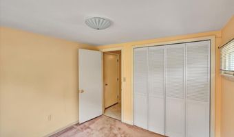 73 South St, Burlington, VT 05401