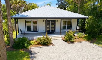 165 10th St, Apalachicola, FL 32320