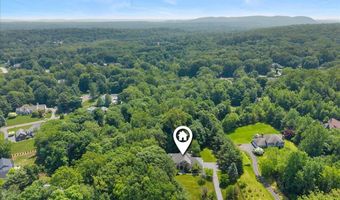 1 Mountaincrest Dr, Cheshire, CT 06410
