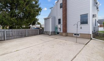 2 Lee Ave, Albertson, NY 11507
