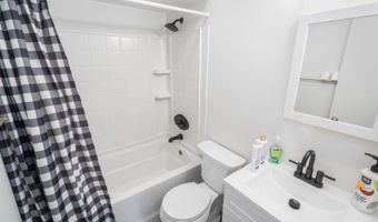 2 Solitude Ct, Alloway, NJ 07462