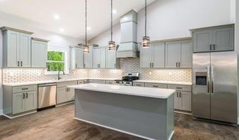 1038 N Linden Dr, Alcoa, TN 37701