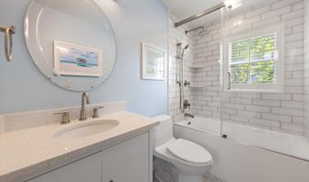 706 S BAY Ave, Beach Haven, NJ 08008