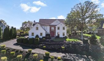 35 Rosenbrook Dr, Bayonne, NJ 07035