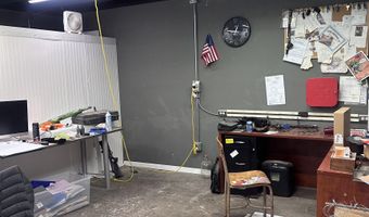 601 E 10th St, Alton, IA 51003