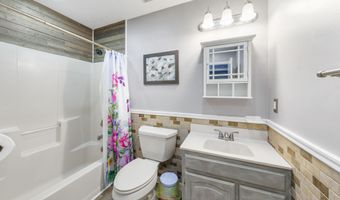 20 Woodland Rd, Bayville, NJ 08721