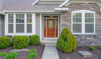 5730 Summerset Woods Dr, Alto, MI 49302