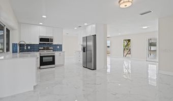 1024 SPINDLE PALM Way, Apollo Beach, FL 33572