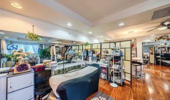 2203 Young St, Honolulu, HI 96826