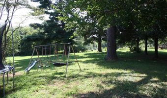 219 N Eighth St, Albion, IL 62806