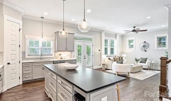 3030 Attaberry Dr, Charlotte, NC 28205