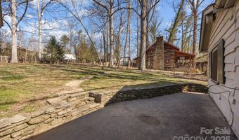 215 Cedar Ln, Arden, NC 28704