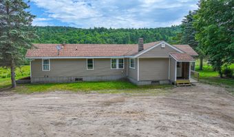 34 Cricket Ln, Sebago, ME 04029