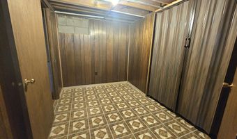 1403 S Lloyd St, Aberdeen, SD 57401