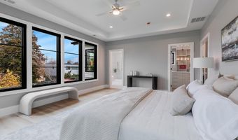 809 N KENMORE St, Arlington, VA 22201