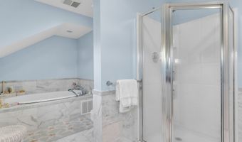 3 Garden St, Branford, CT 06405