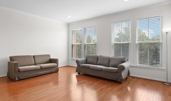 43381 RICKENBACKER Sq, Ashburn, VA 20147