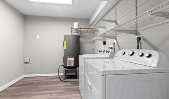4727 EXETER St, Annandale, VA 22003