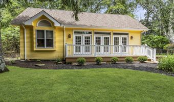 99 Holly Ln, Bayville, NJ 08721