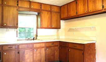 323 Fox Dr, Ashtabula, OH 44004