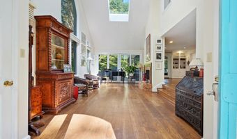 7105 WILSON Ln, Bethesda, MD 20817