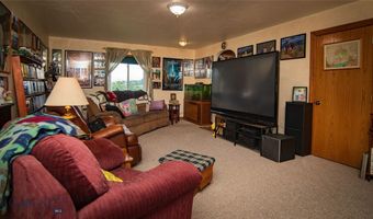 65 Indian Rings Rd, Big Timber, MT 59011