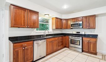 7001 LONGWOOD Dr, Bethesda, MD 20817