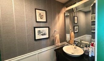 2185 Ayrshire Dr, Ann Arbor, MI 48105