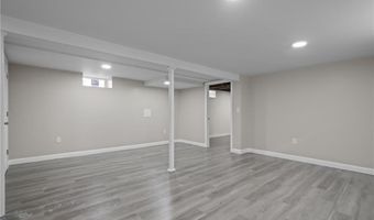 20 Maple Ct, Hopkinton, RI 02804