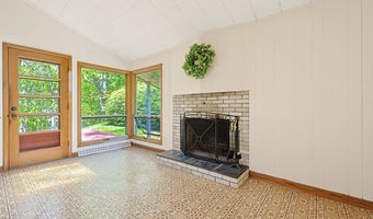 21 Daggett Rd, Attleboro, MA 02703