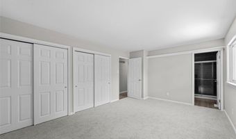 412 Sorrento Dr, Ballwin, MO 63021