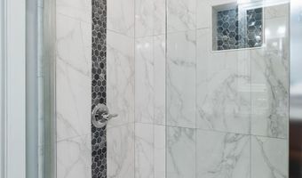 1101 Highland Dr, Aurora, MO 65605