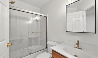 34 MARINA Dr, Bayonne, NJ 07002