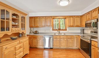 370 Lake St, Barton, VT 05822