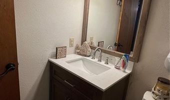 806 SE Avenue 8 Ave, Atkins, AR 72823