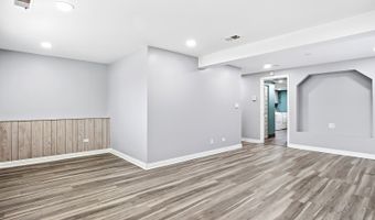 818 RUMPLE Ln, Addison, IL 60101