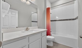 7322 PARADISO Dr, Apollo Beach, FL 33572