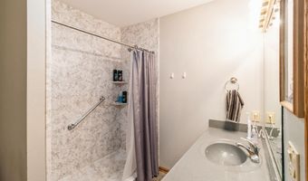 2516 Somerset Dr, Ames, IA 50010