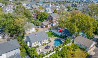 141 Maple Dr, Bay Head, NJ 08742