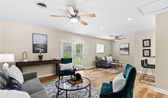 6334 Hurstgreen Ln, Affton, MO 63123