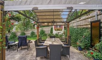 27 King St, East Greenwich, RI 02818