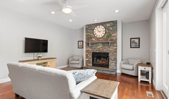 9 Hubbard Rd, Amherst, NH 03031