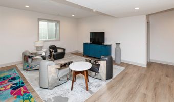 6111 NE Briarwood Dr, Ankeny, IA 50021