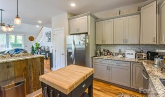 123 White Oak Road Ext, Arden, NC 28704